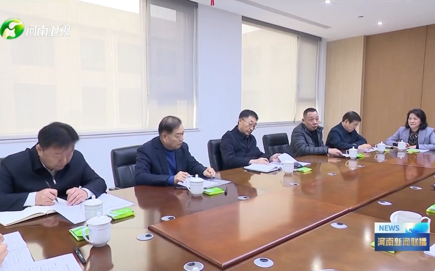 河南省委书记刘宁、省长王凯到许昌调研民营经济，AYX(中国)一站式服务平台集团党委书记、创始人楚金甫作为民营企业家代表参加座谈。